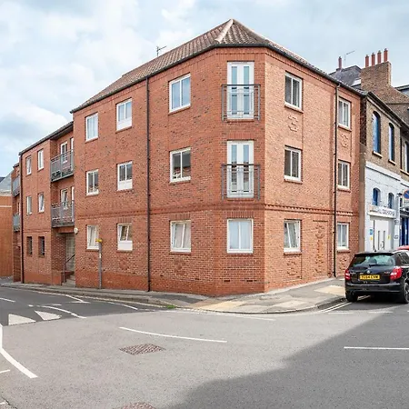 4 Crambeck Court *