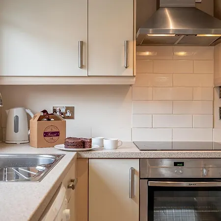 Apartament 4 Crambeck Court *