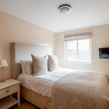 Apartament 4 Crambeck Court *